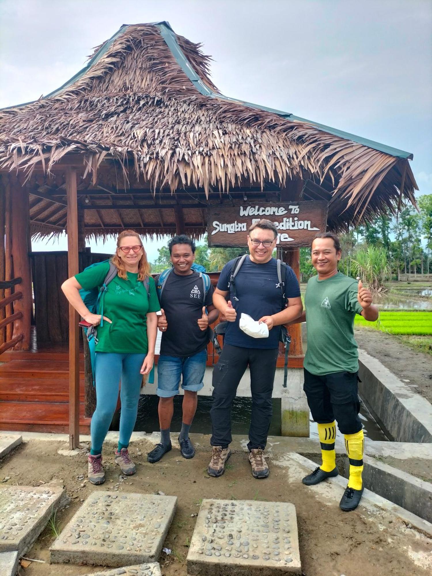 Sumatra Expedition Lodge Bukit Lawang Bagian luar foto